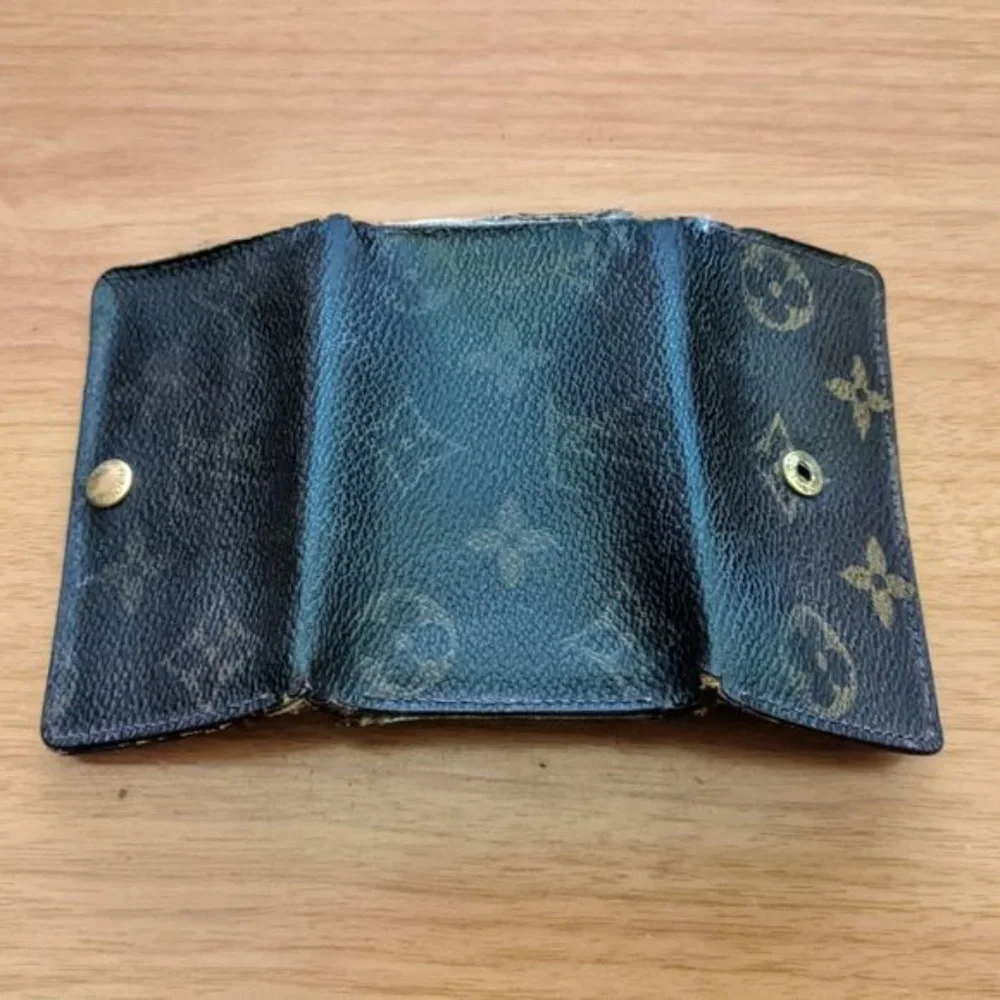Louis Vuitton Monogram Key Holder/Wallet #1160💥PRICE DROP💥